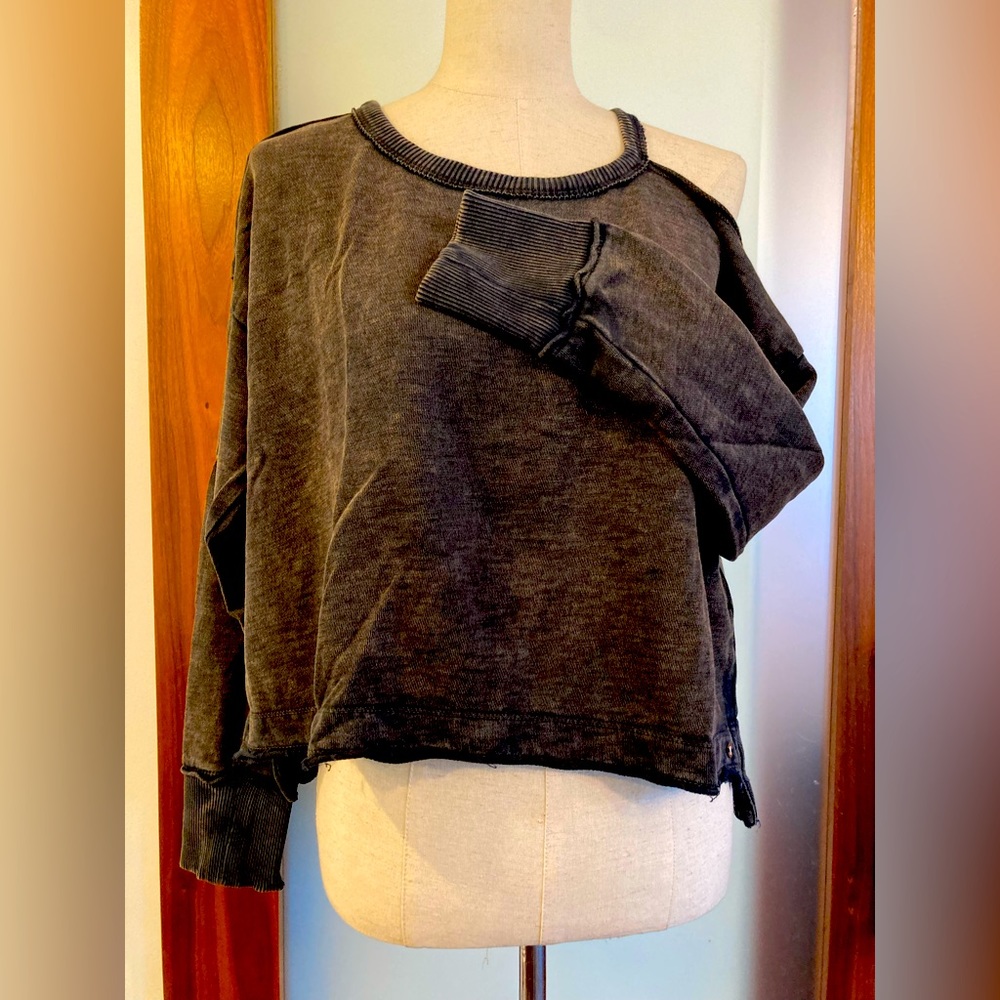 Pilcro sweat shirt with exposed shoulder. Medium